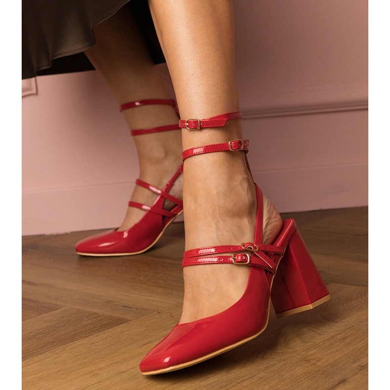 Punaiset pumput lakataan postitse punainen 2