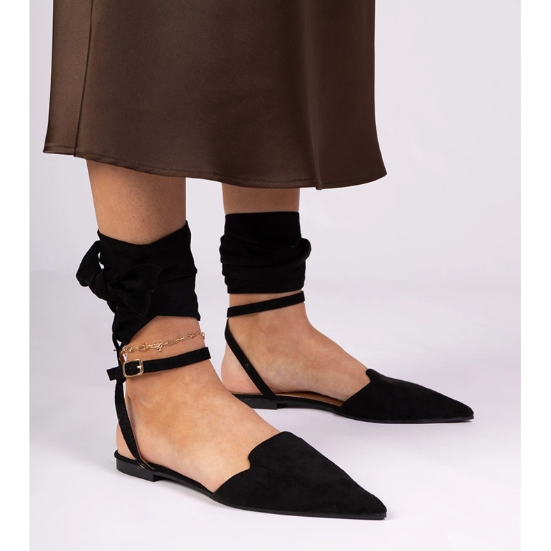 Mustan litteän korkokengät 2