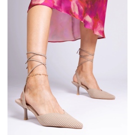 Ruskea materiaali pumppaa korkopäätä avoimella 1