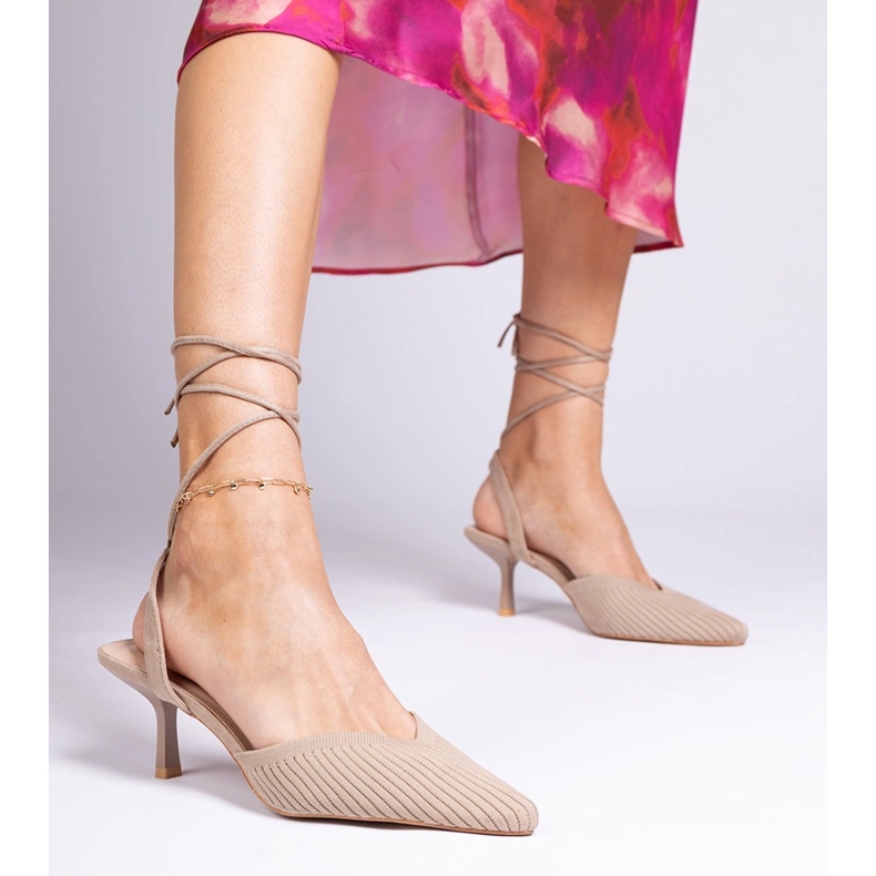 Ruskea materiaali pumppaa korkopäätä avoimella 1