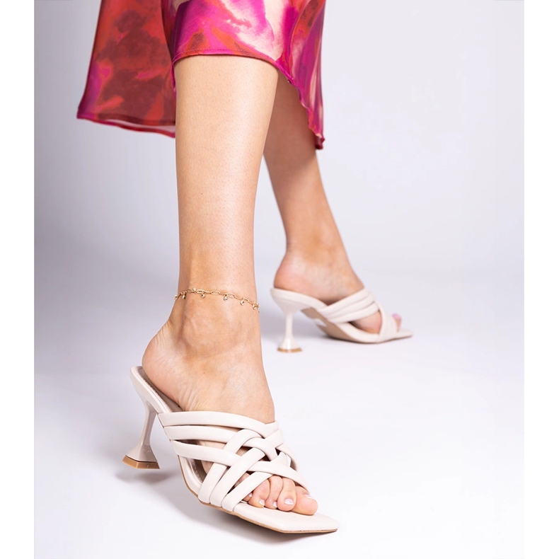 Bourgetin beige-tyylikkäät korkokengät 2