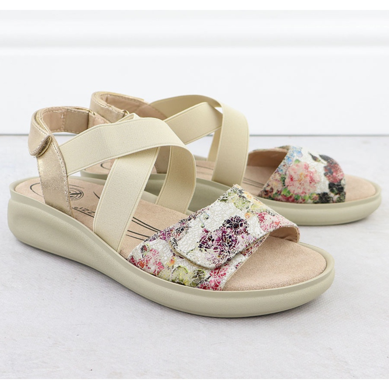 Naisten mukavat sandaalit tarraa beige jezzi 24142 2