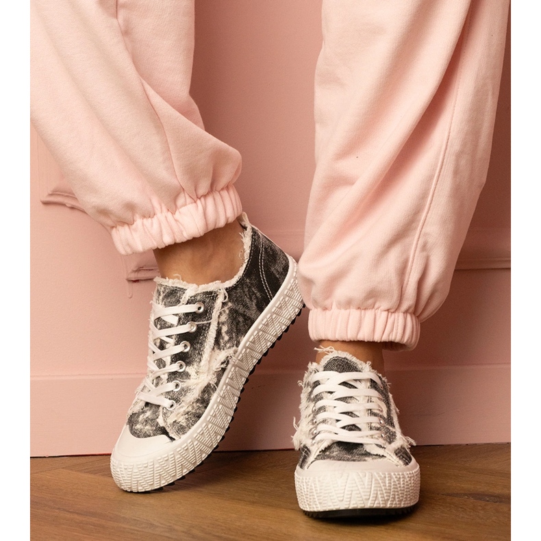 Mustat naisten lenkkarit urheilut 1