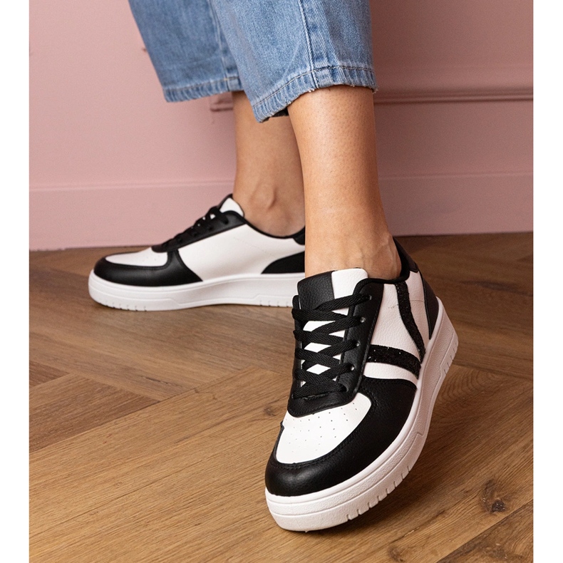 Mustat lenkkarit lenkkarit koristeltu kimaltelevat 2