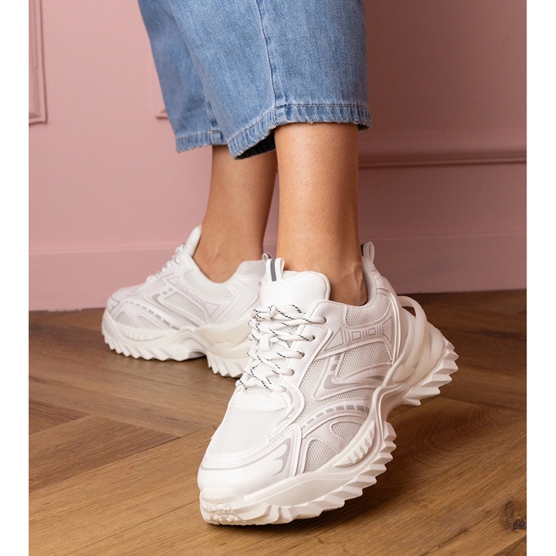 Valkoiset urheilulajit paksulla pohjalla valkoinen 1