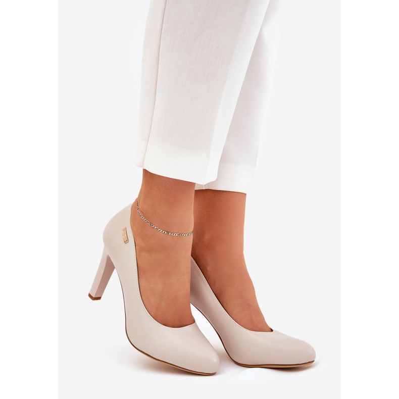 Naisten pumput harmaalla postilla Sergio Leone 1