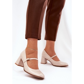 Maalattu pumput pylväällä hihnalla ja solki beige 2