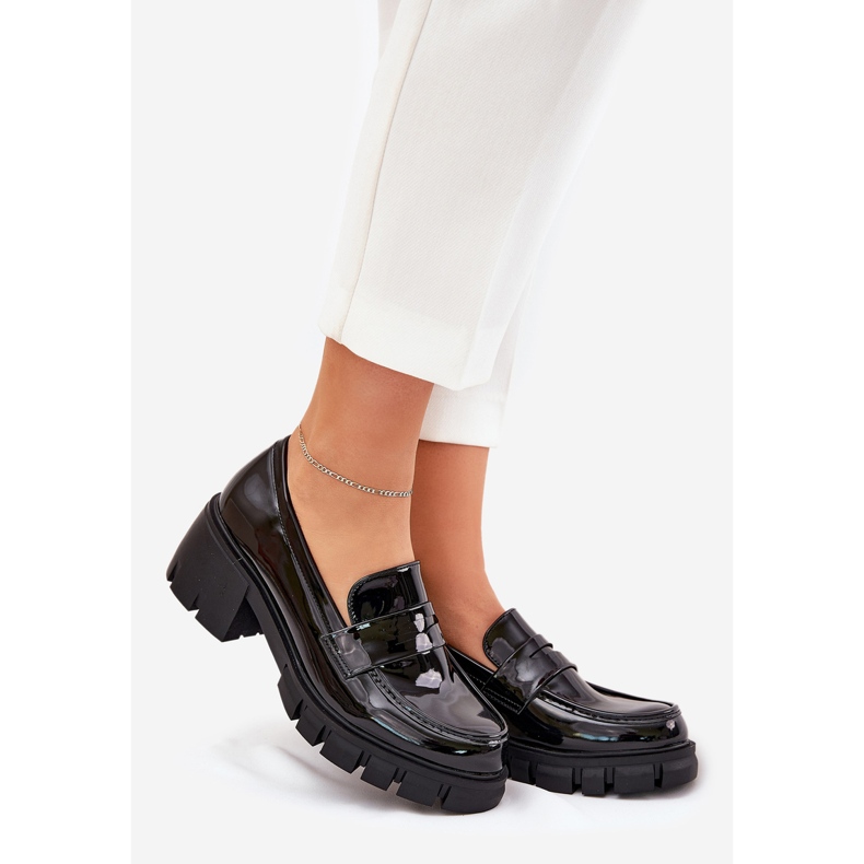 Maalattu naisten kengät massiivisella kantapäällä musta 1