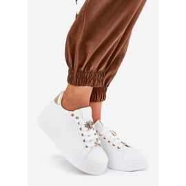 Naisten lenkkarit laiturilla valkoisilla nastoilla valkoinen 1