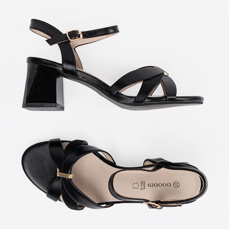 Goodin Sandaalit pylväällä mustalla 1