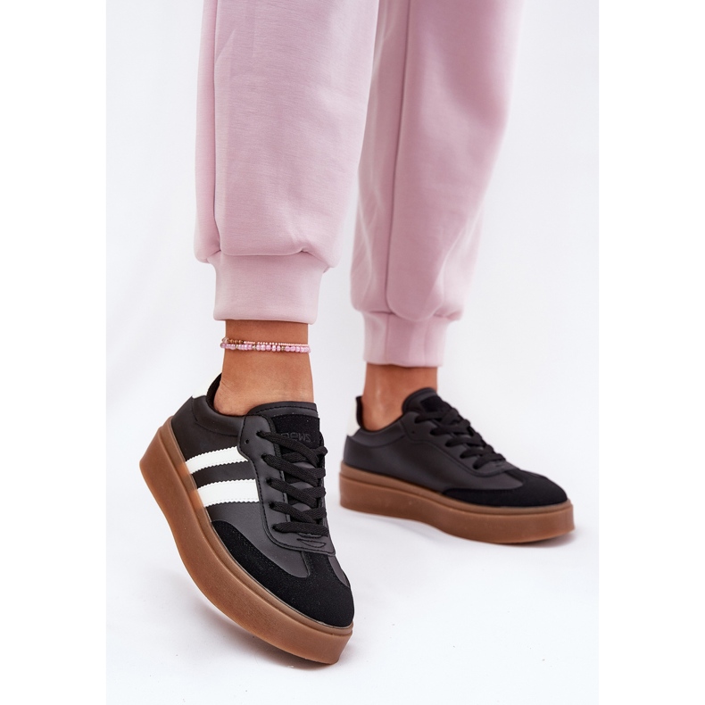 Evento Naisten lenkkarit laiturilla ekologisella mustalla 2