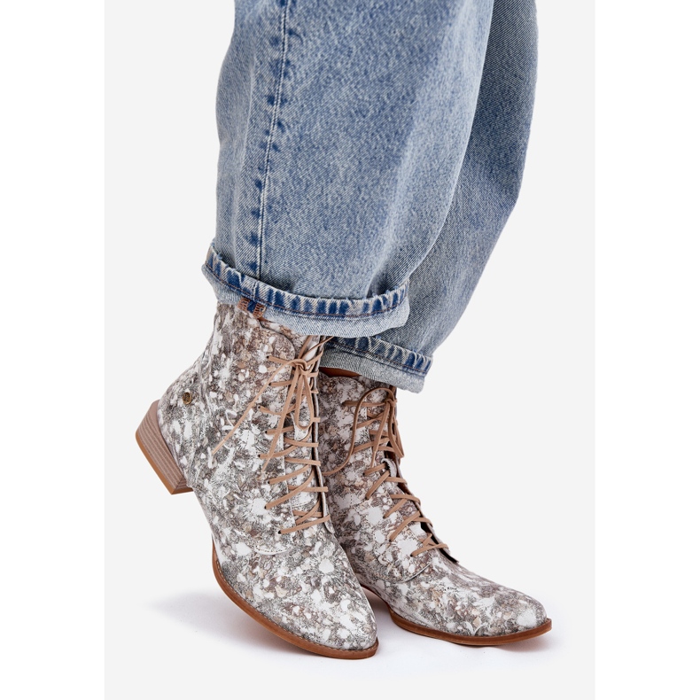 Nahkakuvioidut litteät Maciejka 06391-25 beige-saappaat 1