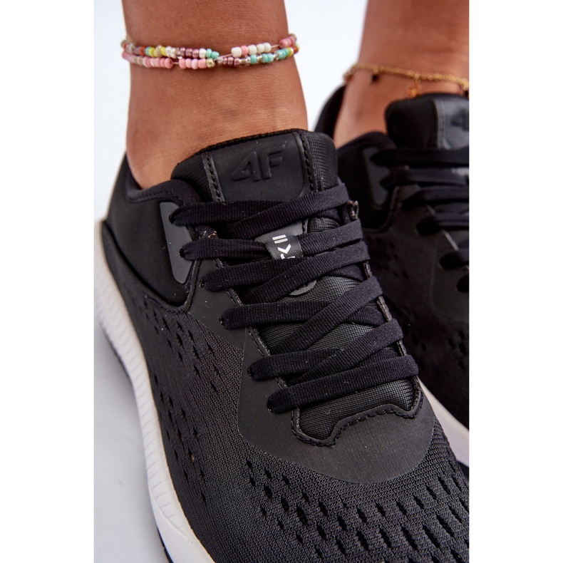 Naisten urheilukengät 4F 4FRSS24FSPOF056 Musta 4
