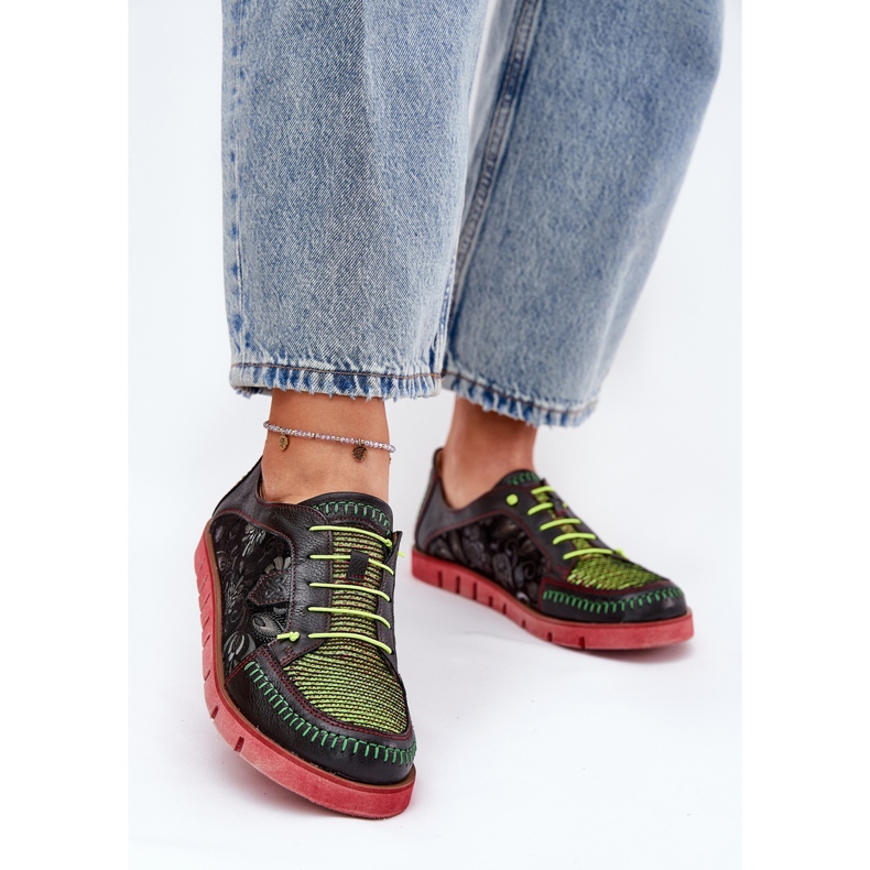 Naisten nahkakengät kuvioidut maciejka 06784-20 musta 2