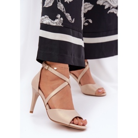 Sergio Leone Muodikkaat sandaalit kultaisella nastalla kultainen 2