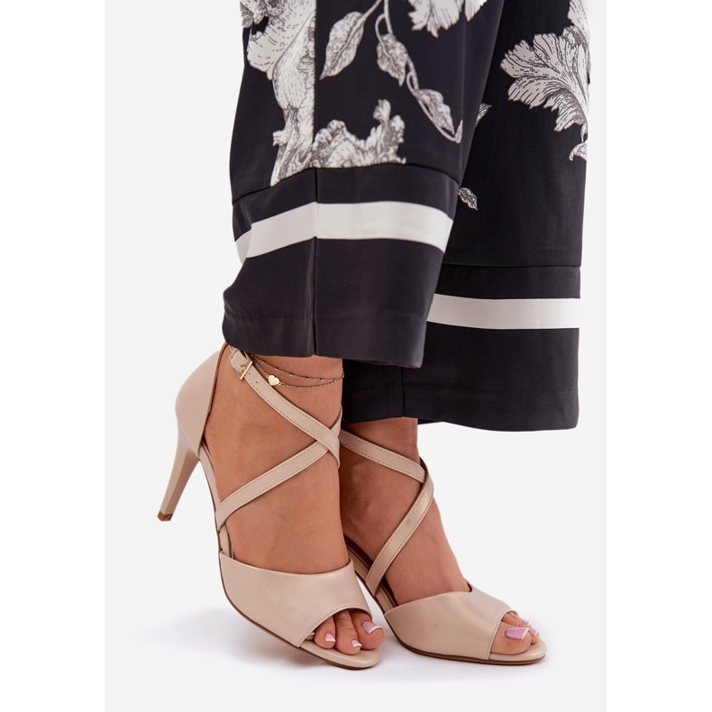 Sergio Leone Muodikkaat sandaalit kultaisella nastalla kultainen 1