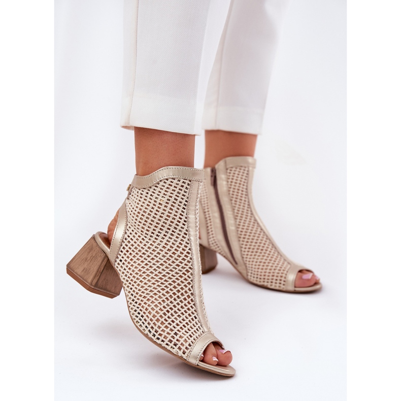 Naisten nahkakorkokengät avoimella Maciejka-kantapäällä 06899-25 Golden-Beige 2