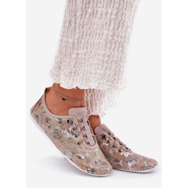 Naisten kengät, jotka on valmistettu luonnollisesta nahkakuvioisesta artikerista 56c2689 beige 1