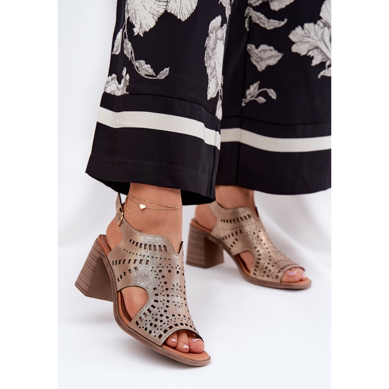 AVOLLISET Naisten sandaalit kultaisessa pylväässä kultainen 2