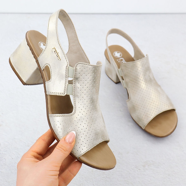 Naisten korkokengät sandaalit Golden Rieker 64665-60 kultainen 1