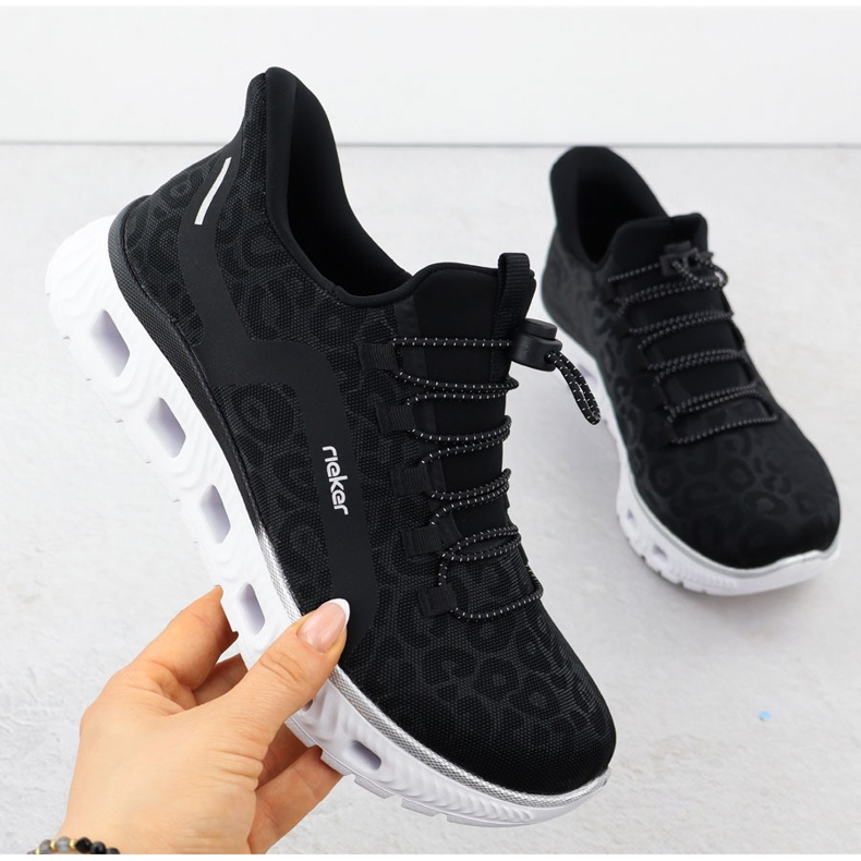 Naisten urheilukengät Leopard Print Rieker M6066-01 musta 1