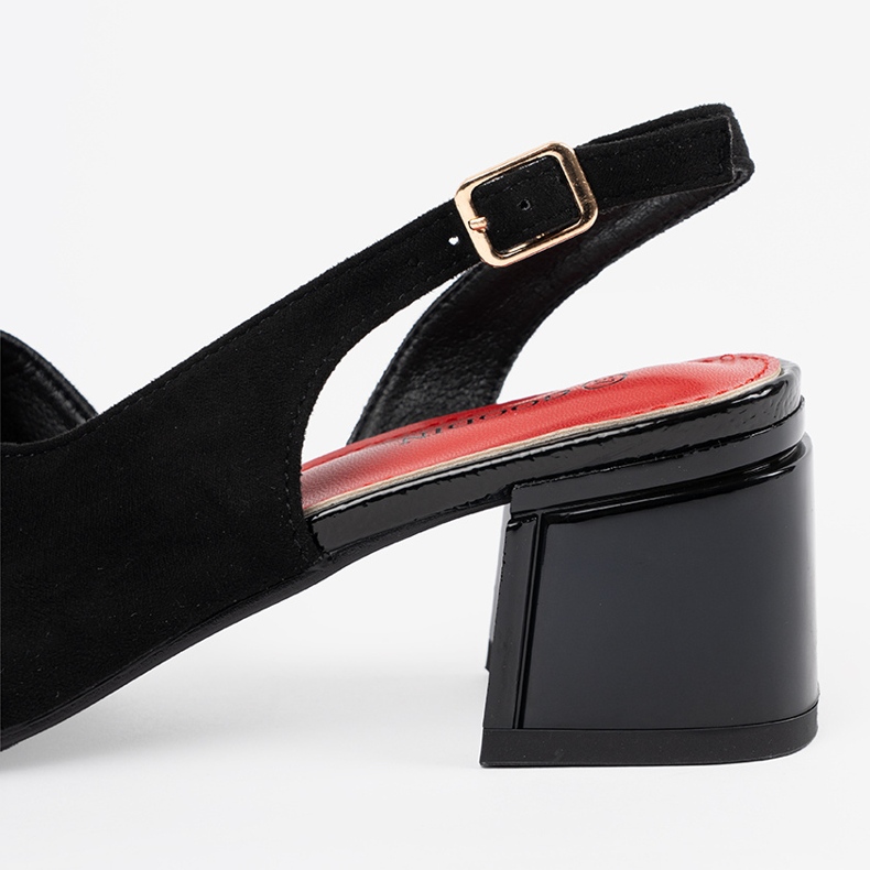 Goodin Musta mokkanahkaiset sandaalit 2