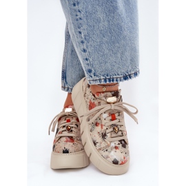 Nahka-lenkkarit Maciejka-alustalla 06891-18 beige 1