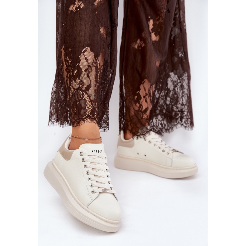 Naisten nahka -lenkkarit Goe RR2N4004 -alustalla beige 2