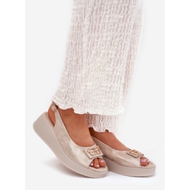 S.Barski Naisten nahkaiset sandaalit kiilalla koristeellisilla yksityiskohdilla S. Barski LR51-593 Goldista kultainen 1