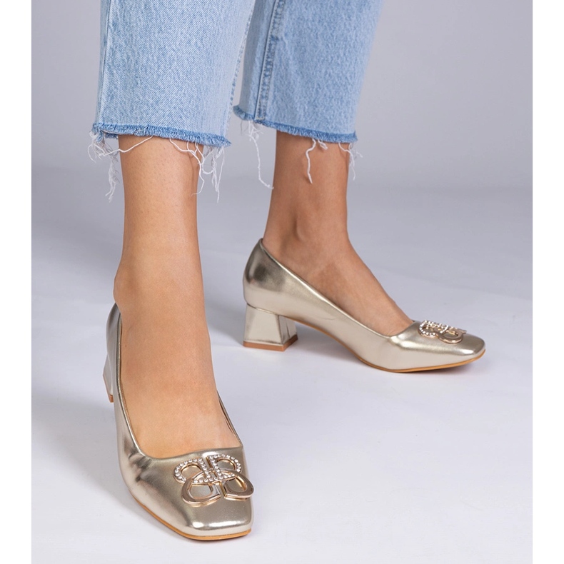 Kultaiset pumput, joissa on matalat korkokengät zirkonilla kultainen 1