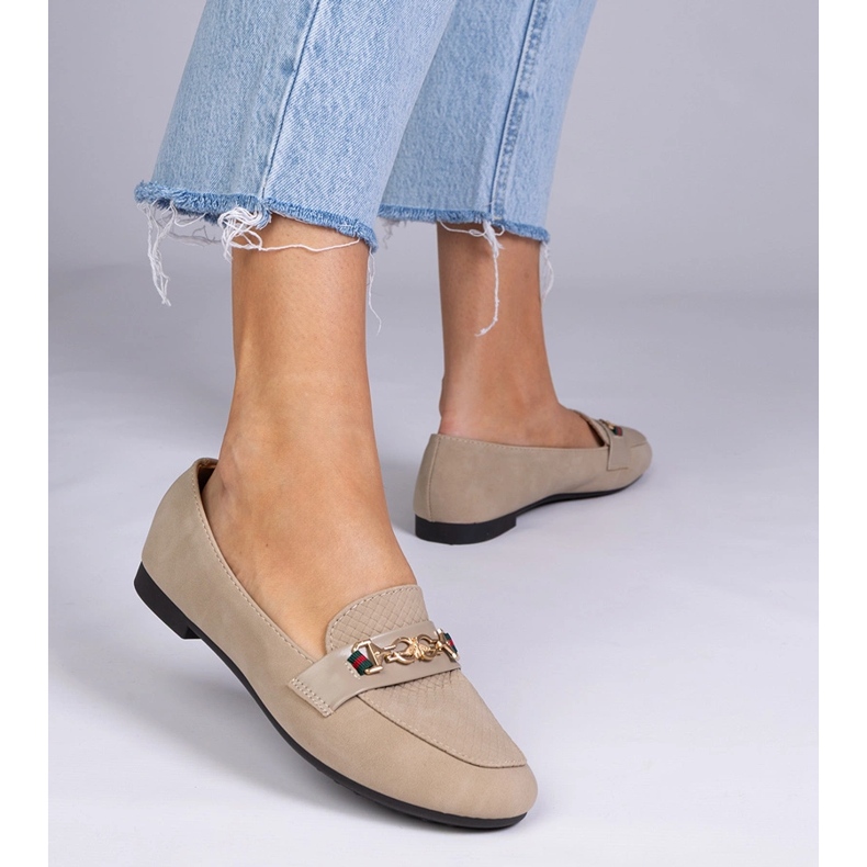 Ruskeat leipot mattapintaisella kullankoristeella 1