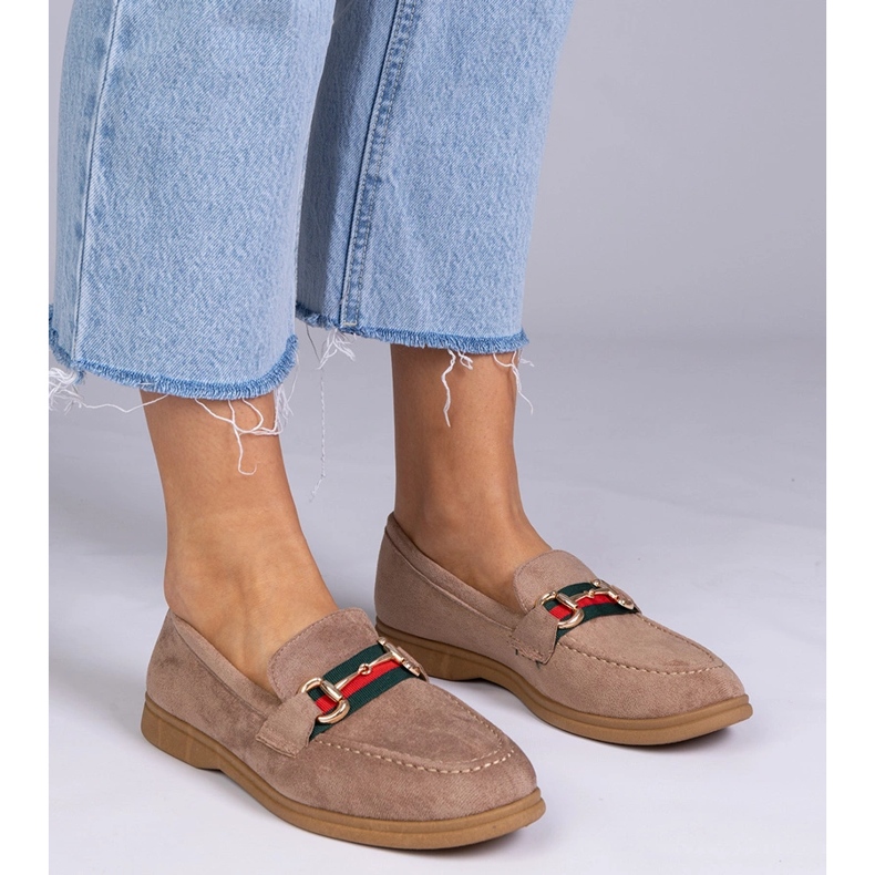 Ruskeat leipot Ekozamszista kultaisella sisustuksella 2