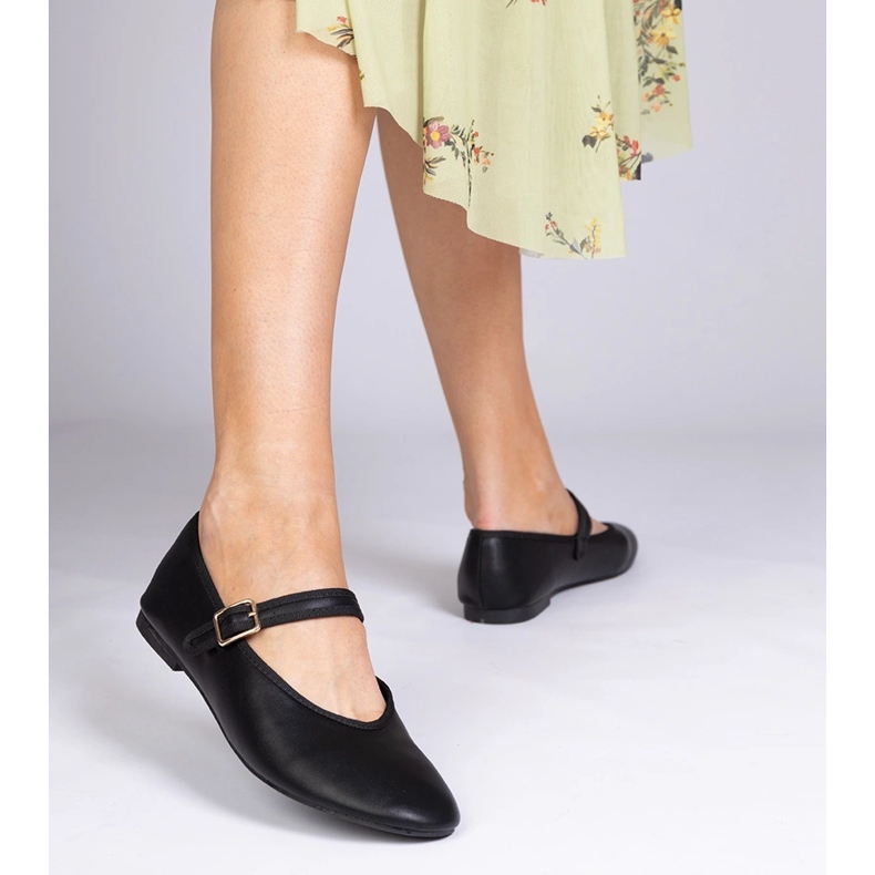 Mustat naisten balleriinit soljella 2