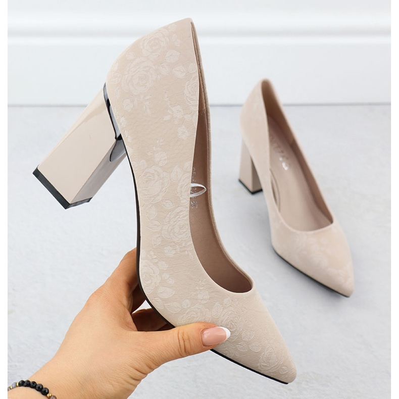 Naisten pumput kukilla Vinceza 62223 Beige Postissa 1