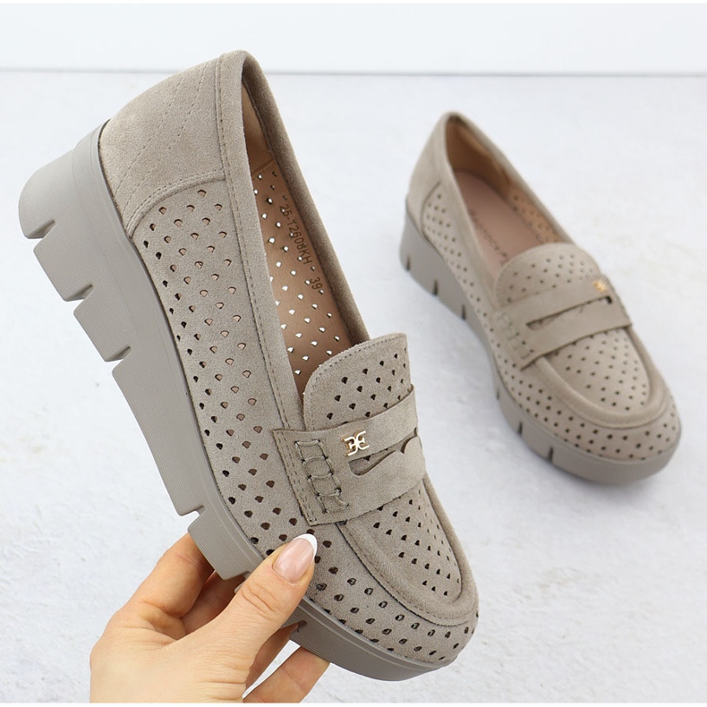 Naisten mokkasiinit avoimelle kiilalle Khaki Potocki 12608 beige 1