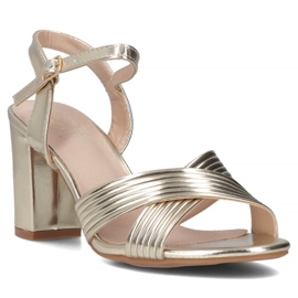 Filippo Naisten nahkaiset sandaalit Golden Post DS6901/25 kultainen 1