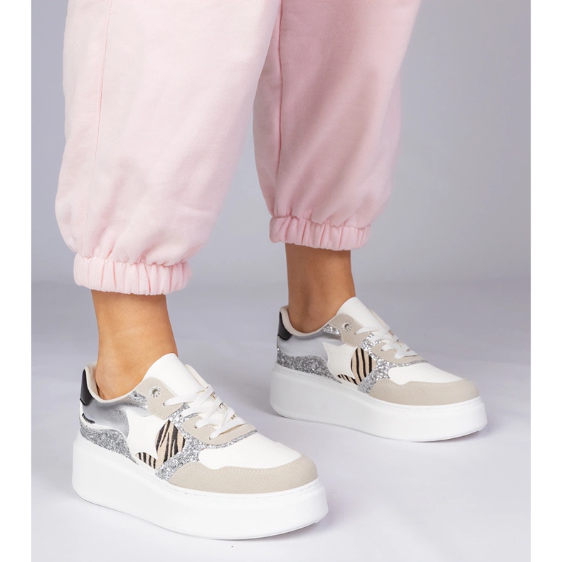 Beiget lenkkarit glitterillä 1