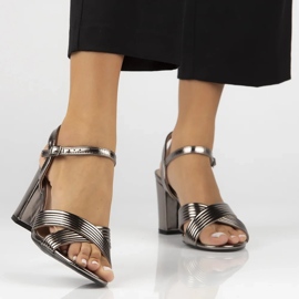 Filippo Naisten nahkaiset sandaalit DS6901/25 GN -grafiitteräksellä musta 2