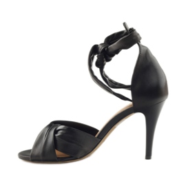 Mustat Badura 4650 naisten sandaalit 2