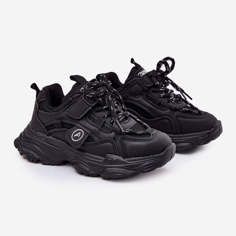 Lasten lenkkarit mustalla alustalla 1