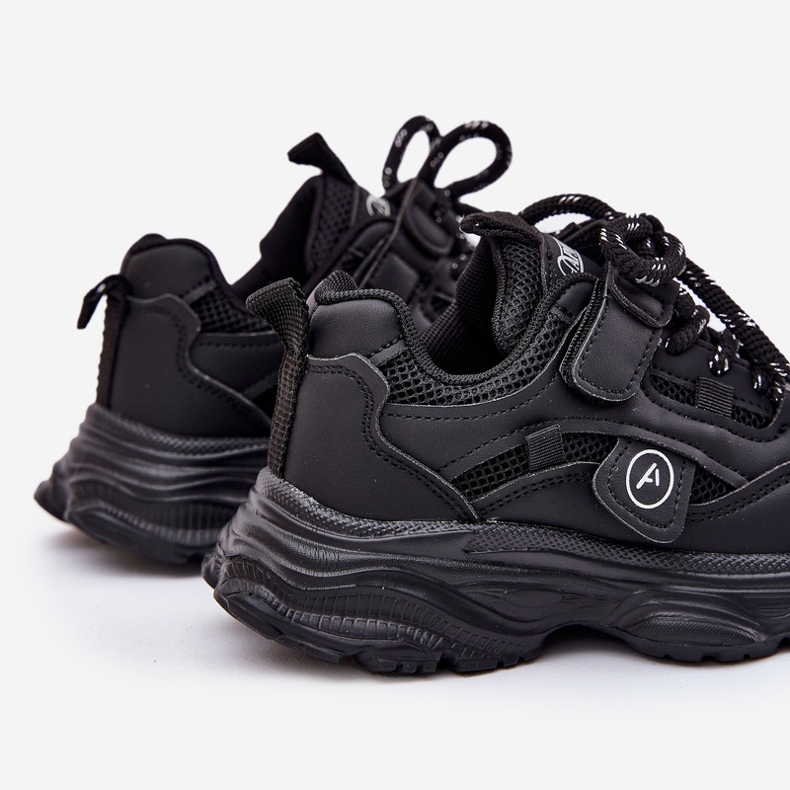 Lasten lenkkarit mustalla alustalla 2