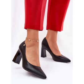 Tyylikkät pumput Vinceza 62221 mustalla jalustalla 2