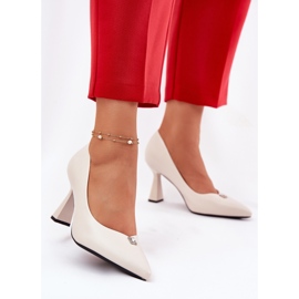 Elegantit pumput laajennetussa Vinceza 62222 beigeissä 2