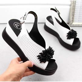 Nahkasandaalit helmillä Filippo W PAW529B valkoinen 1