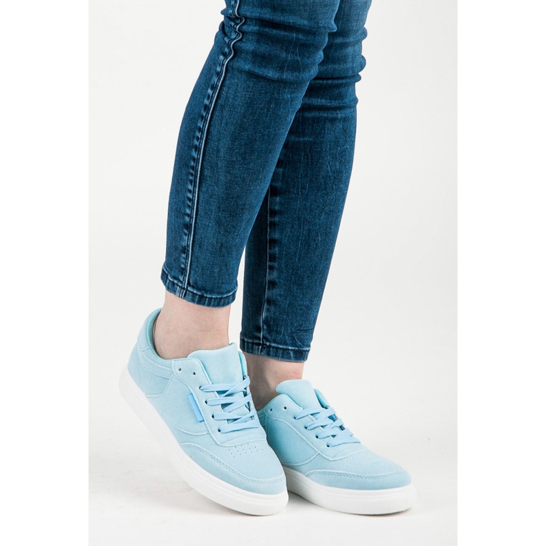 Tennarit alustalla sininen 1