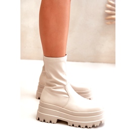 Vaaleanbeiget nilkkurit massiivisella alustalla 4