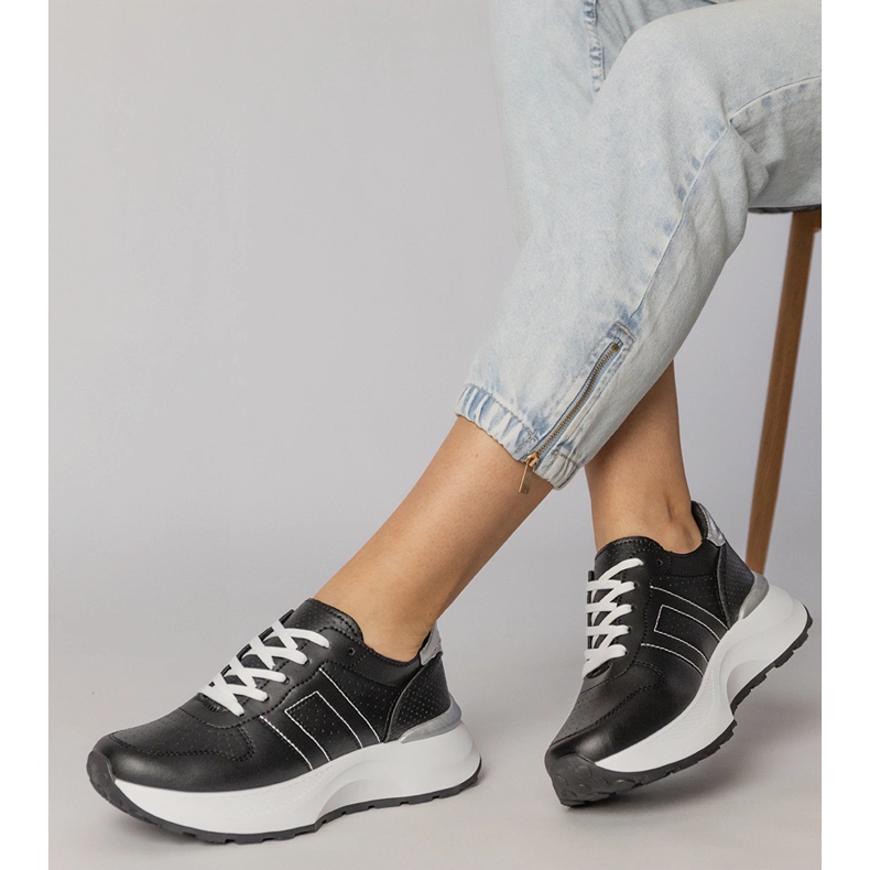 Mustat urheilun lenkkarit hopea -insertillä 2