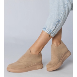 Ruskeat sukat liukuvat lenkkarit 1