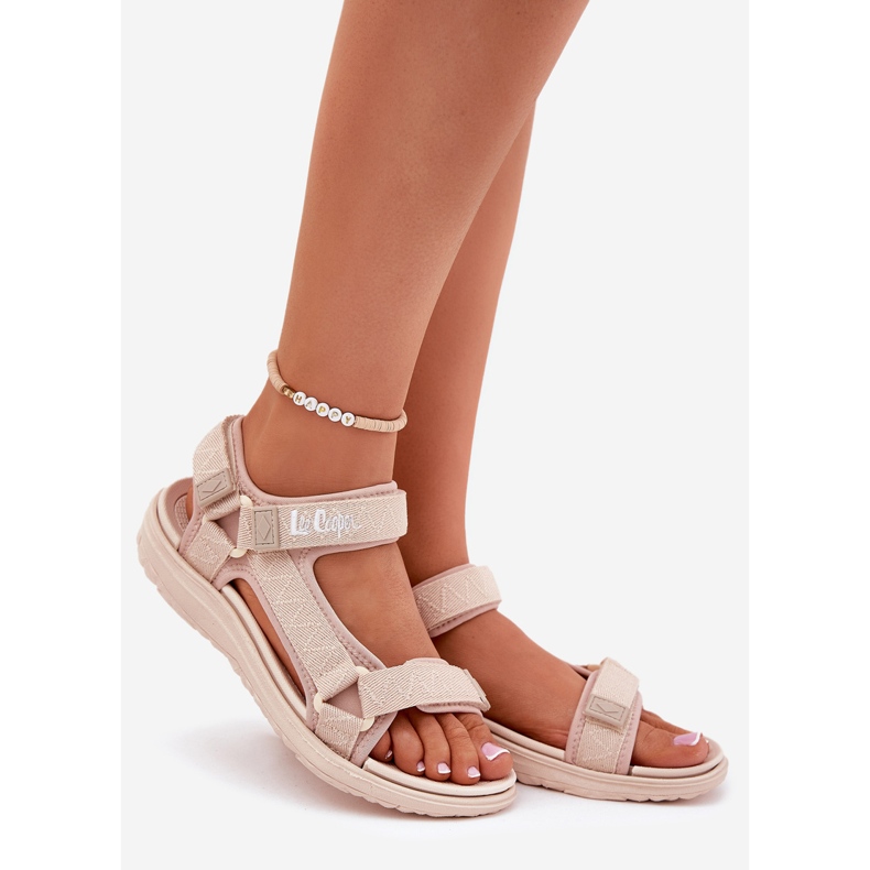 Naisten materiaaliset sandaalit tarranauhoille Lee Cooper LCW-25-34-3560 BEIGE 1