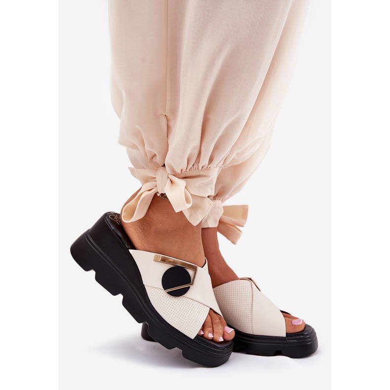 ARTIKER Tyylikkät nahkaiset naisten kiilat muinaisella sisustuksella Artker 56c1585 beige 1